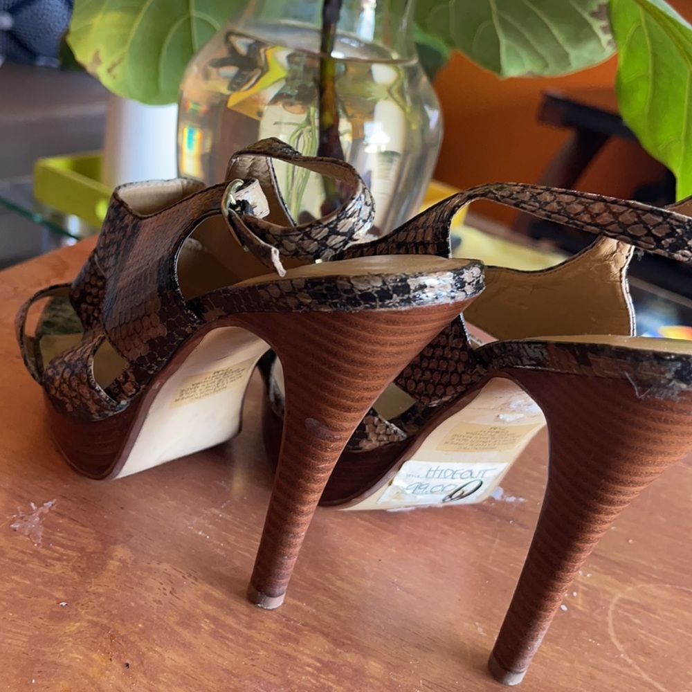 Beautiful women shoes - Picture 3 of 4